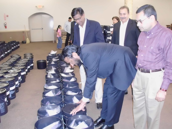 Alliance volunteers in Houston filling AICB buckets for flood affected families in Sinhd Pakistan    (59)